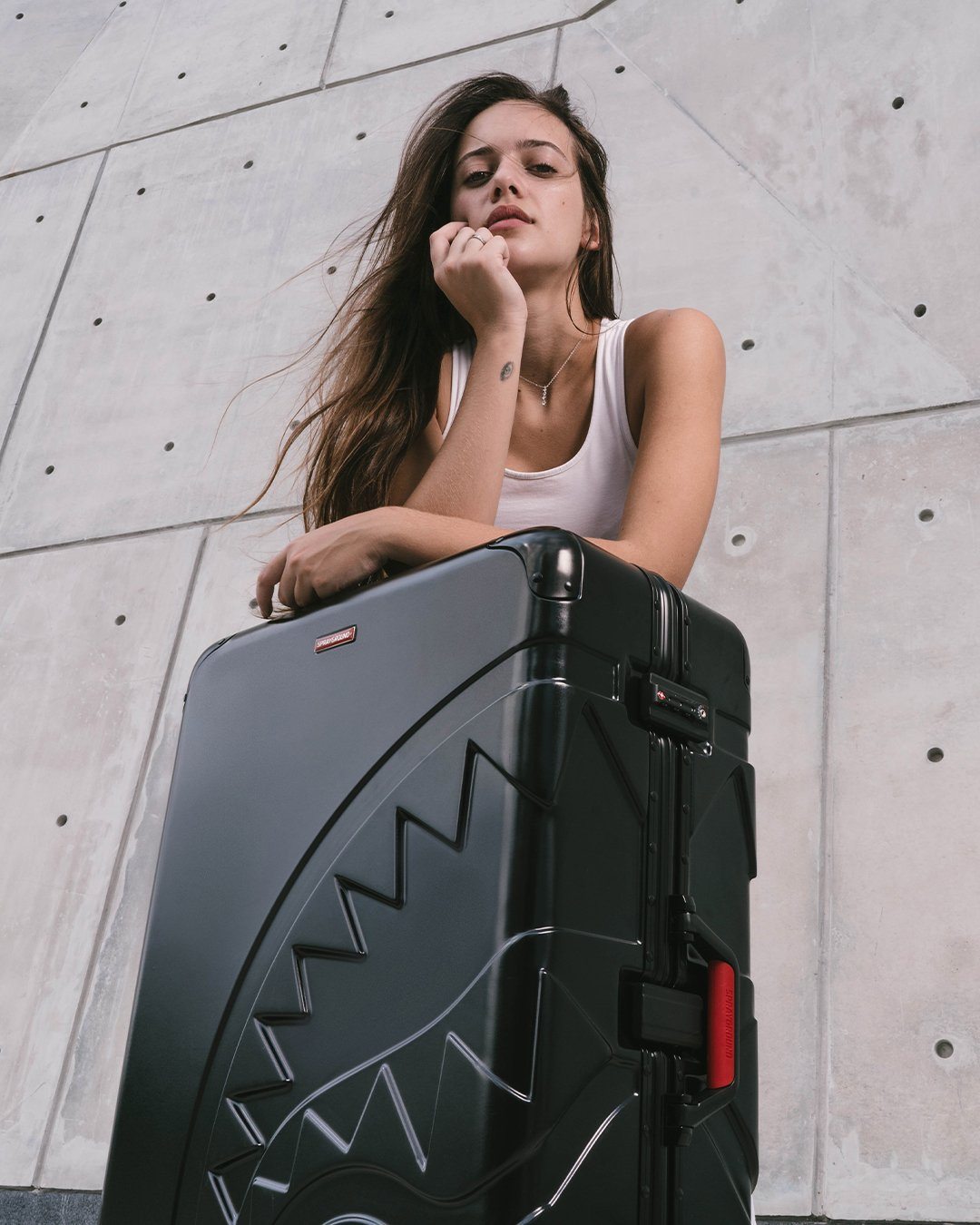 SHARKITECTURE MOLDED 29 FULL-SIZE LUGGAGE - Image 2