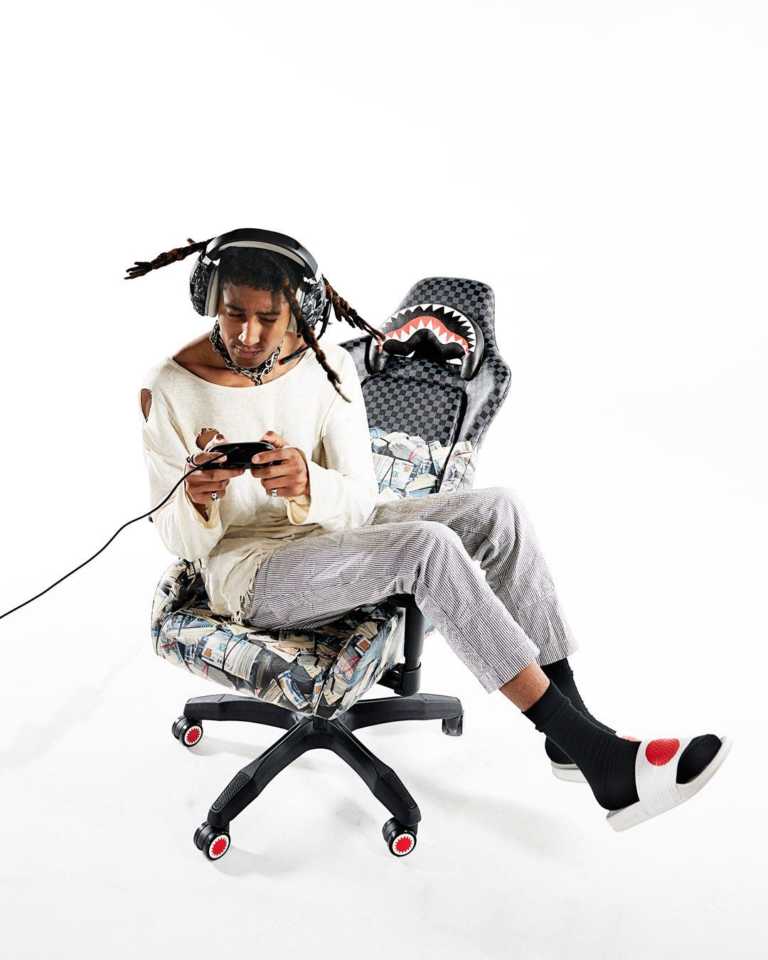 CHECK MONEY GAMING CHAIR ?C SUPER RARE - Image 6
