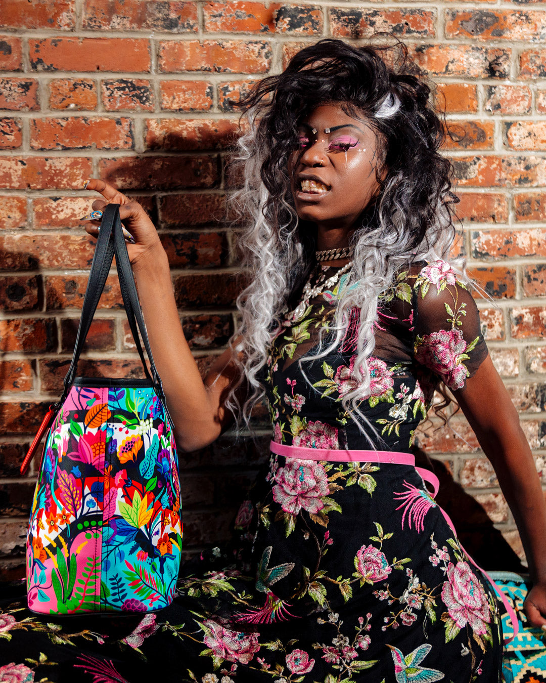 AVANT GARDEN TOTE - Image 11