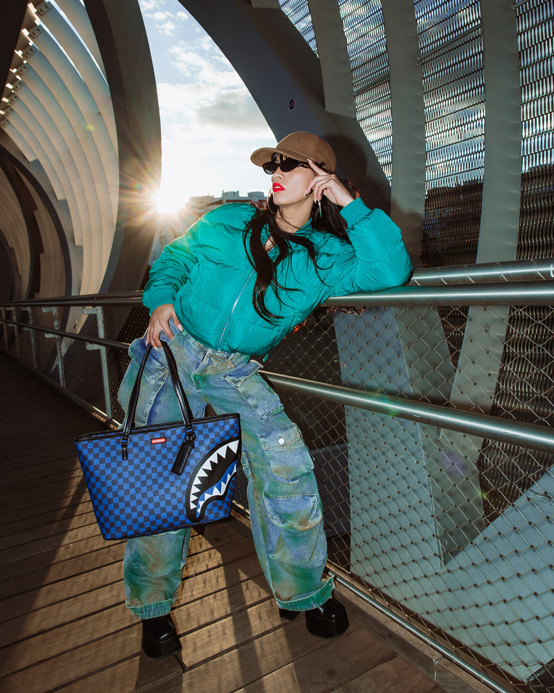 MIDNIGHT MAGIC SHARKS IN PARIS TOTE - Image 6