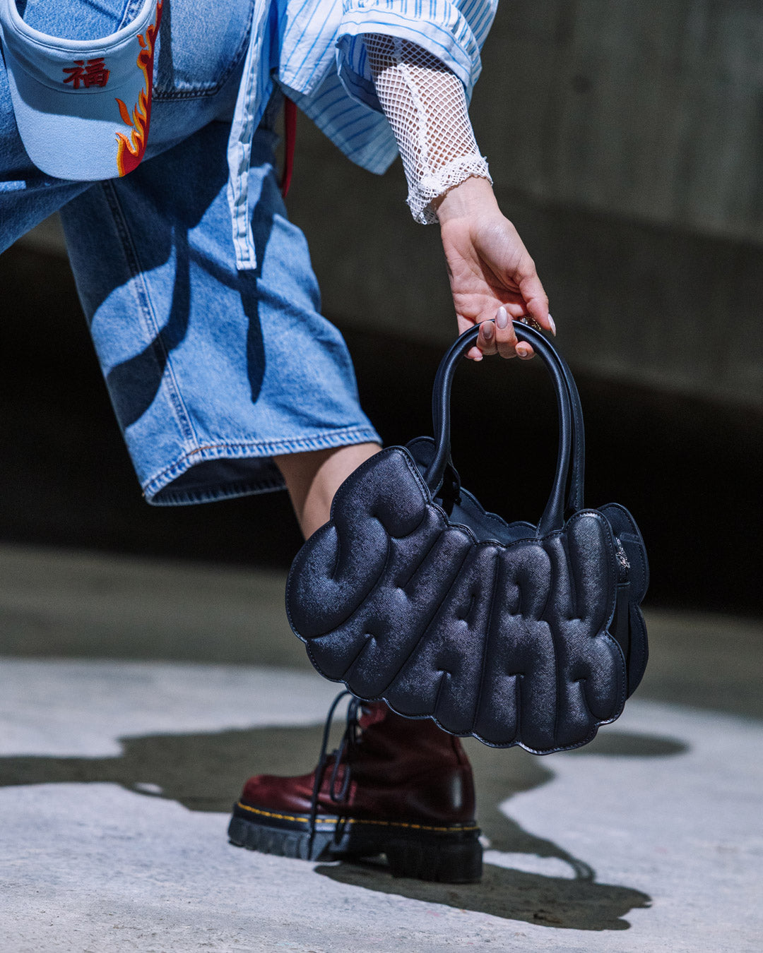 BUBBLE BUBBLE SHARK HANDBAG - Image 4